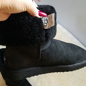 UGG BOOTS SHORT AUTHENTIC